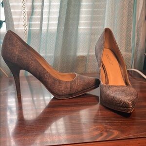 Nine West Gray Heels Elegant Design